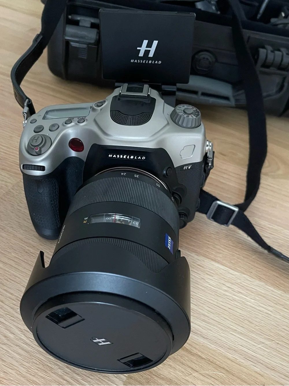 Silver Camera Kit with Black Lens and Case